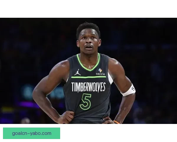 爱德华兹因膝伤缺阵活塞 生涯巅峰赛季遗憾无缘各大奖项